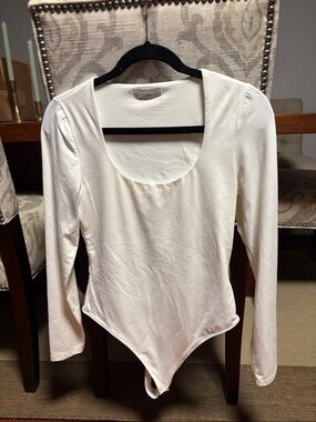 NWOT Babaton Scoop Neck Bodysuit